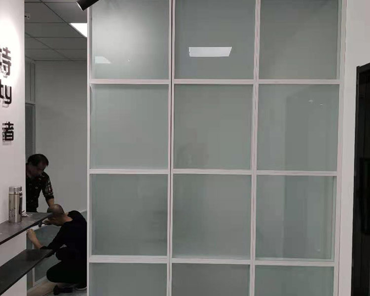 山西鑫銀海豐原玻璃公司：如何防止鋼化玻璃脫落？